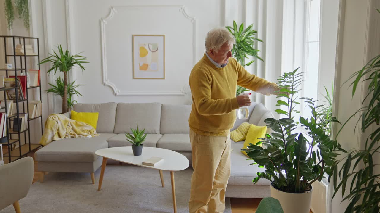 老男人培育植物