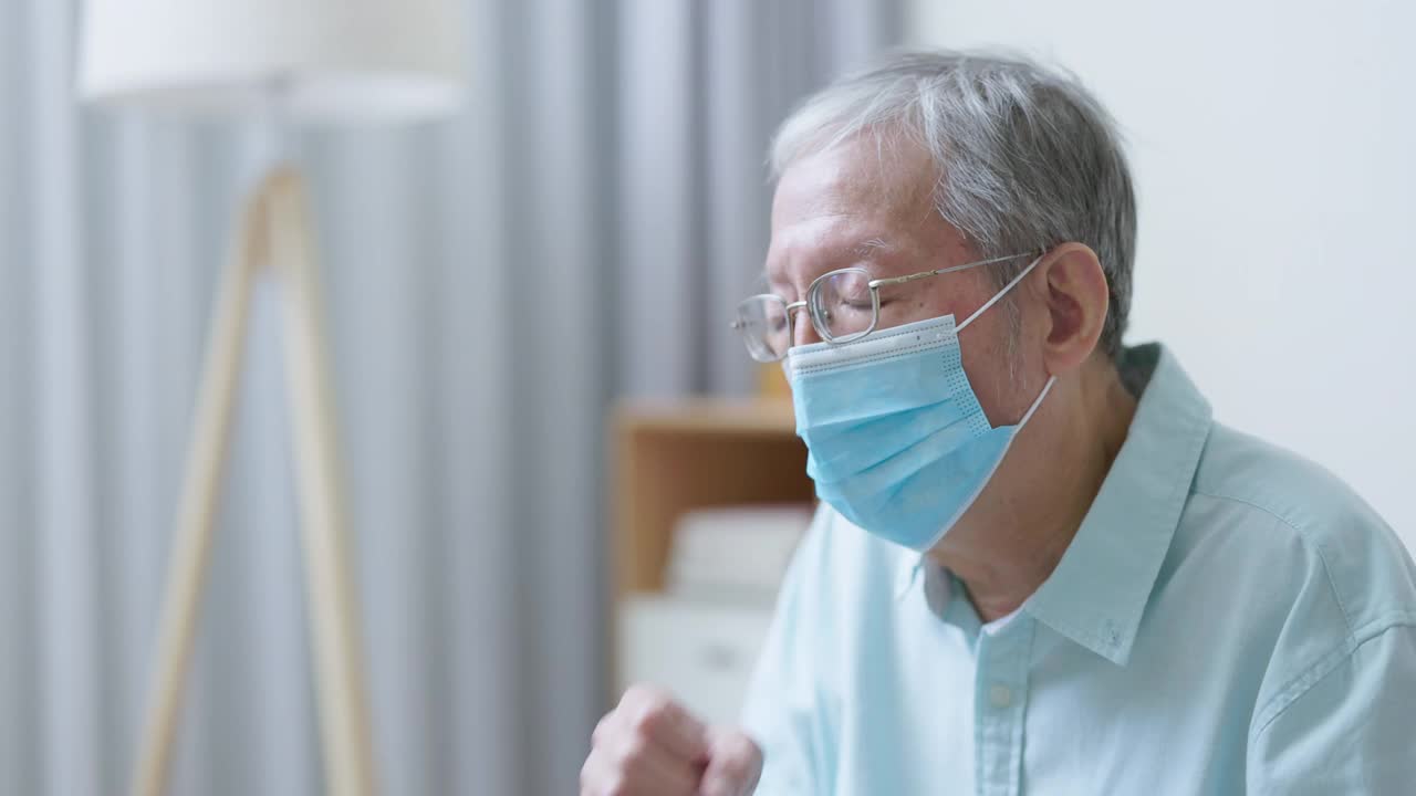 老人咳嗽