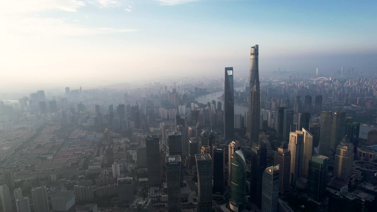 鸟瞰上海天际线