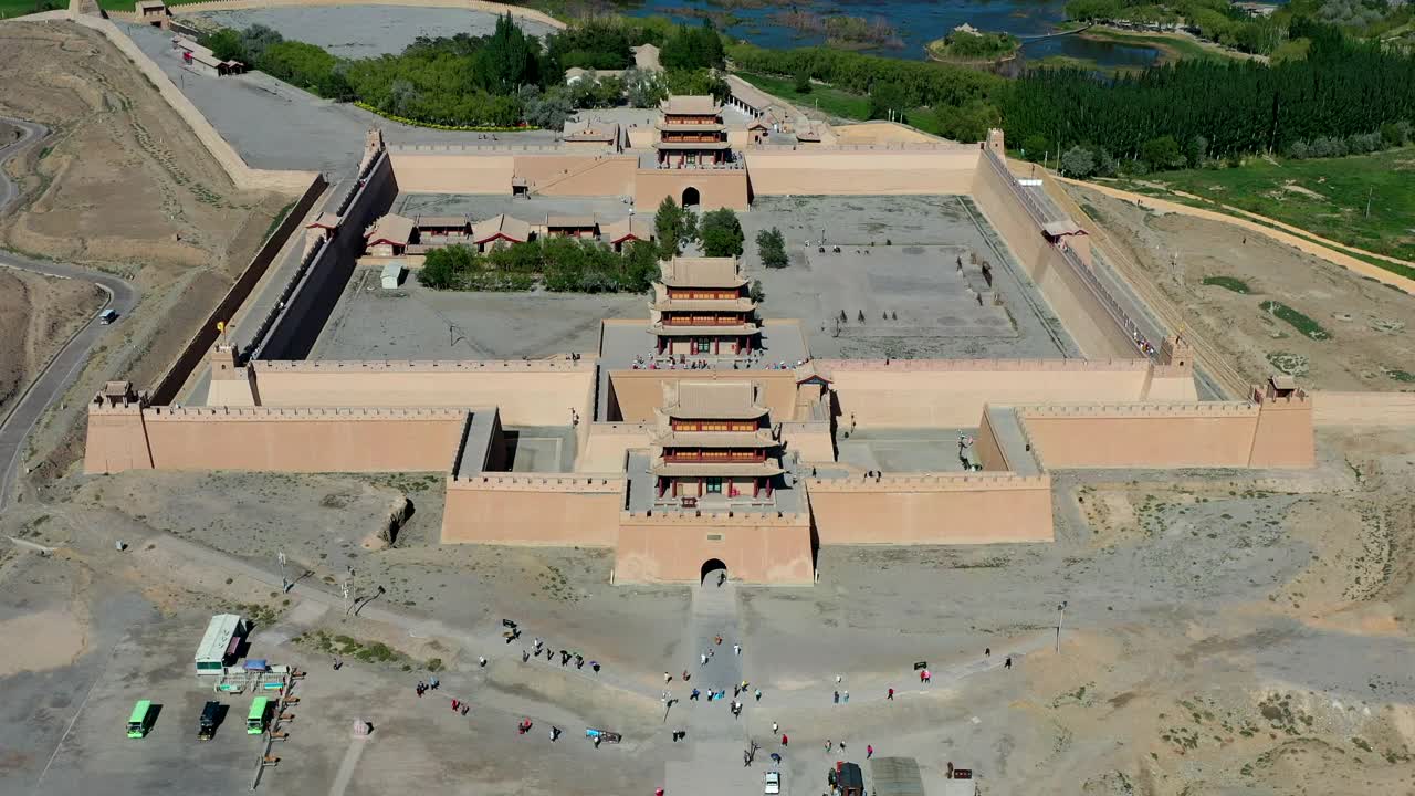 航拍甘肃省嘉峪关长城