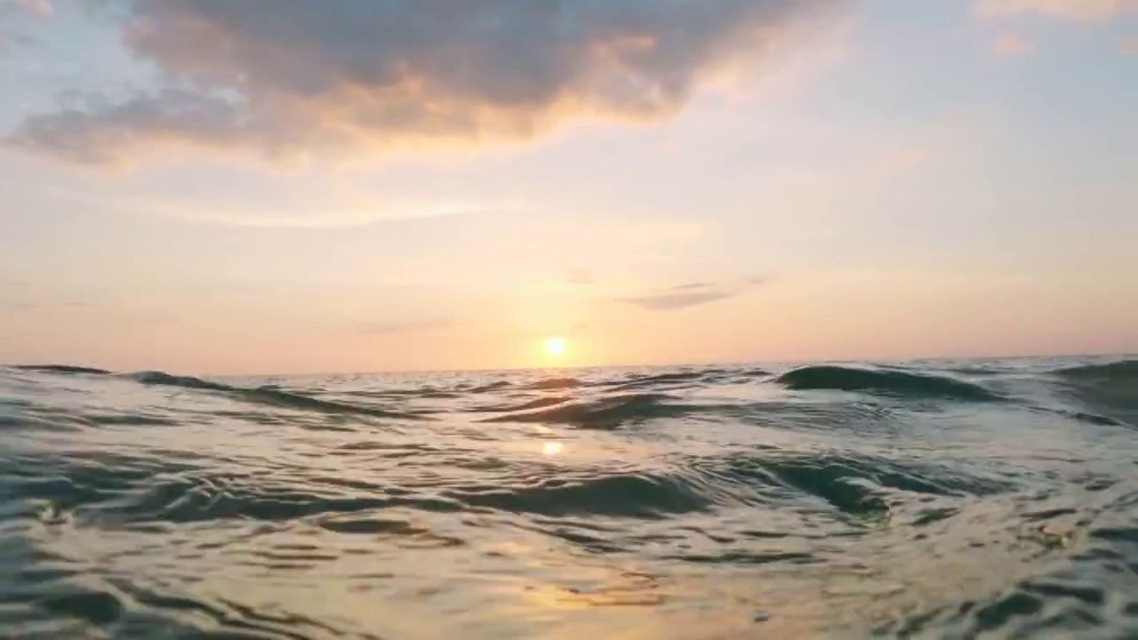 落日海洋。