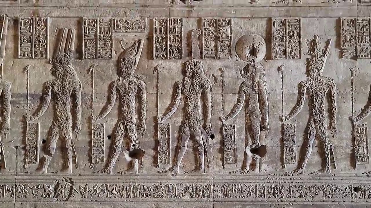 丹德拉神庙或哈索尔神庙。埃及。丹德拉是埃及的一个小镇。丹德拉神庙建筑群，是古埃及上世纪保存最完好的神庙遗址之一。
