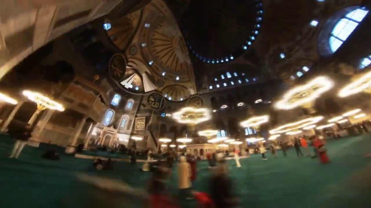 伊斯坦布尔的圣索菲亚大教堂(Ayasofya)，清真寺或教堂内部的延时视频，鱼眼镜头的延时视频，360度动作摄像机的延时视频