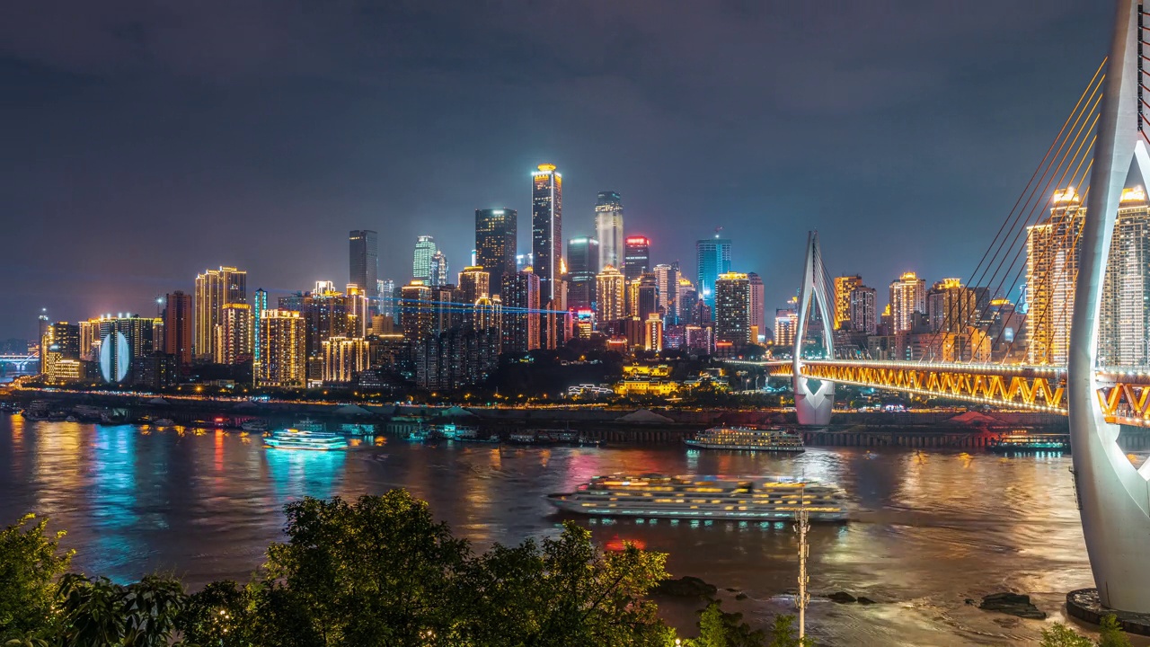 全景城市天际线和重庆现代建筑