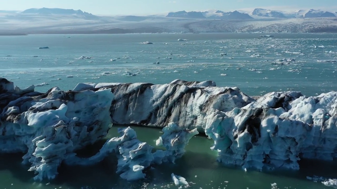 详情图-Jökulsárlón冰川泻湖鸟瞰图