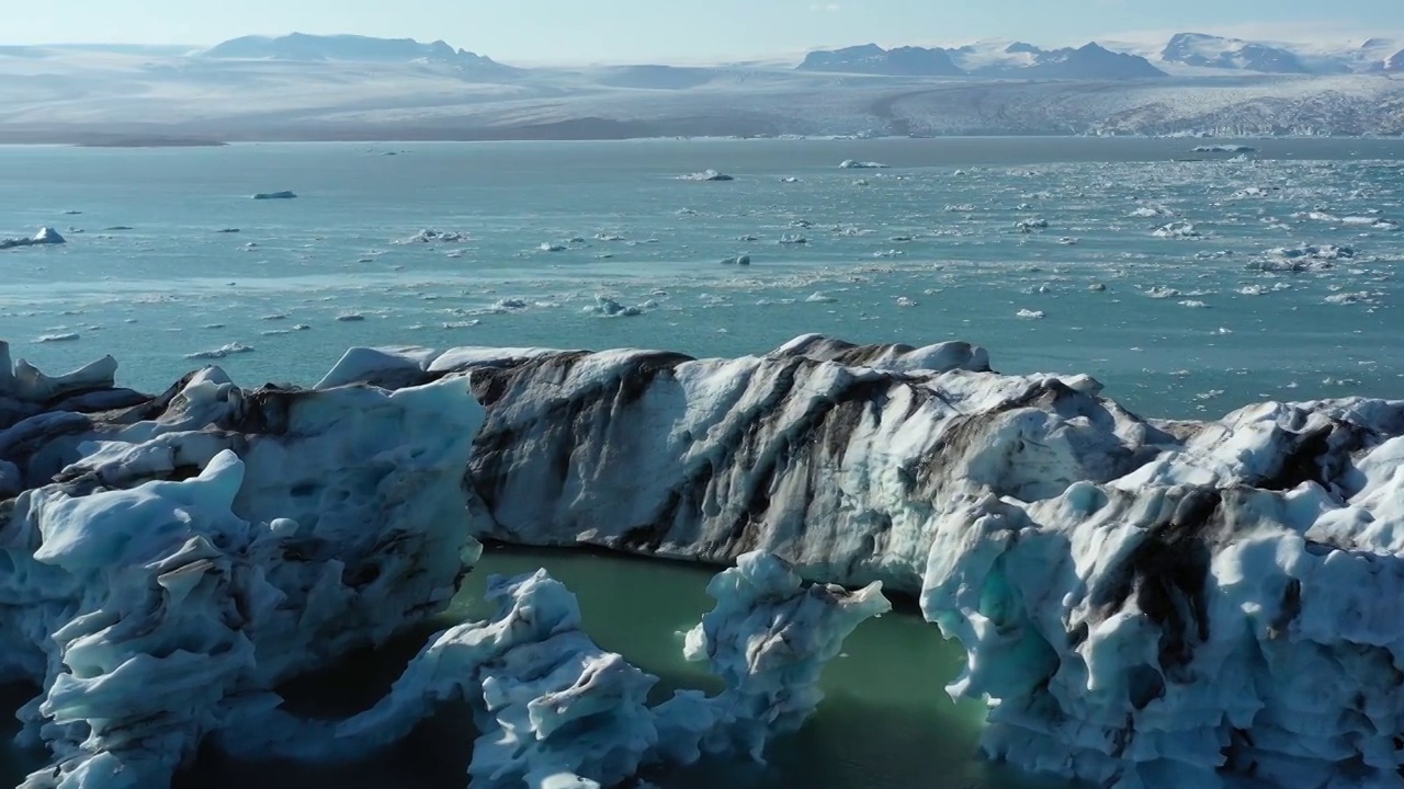 详情图-Jökulsárlón冰川泻湖鸟瞰图