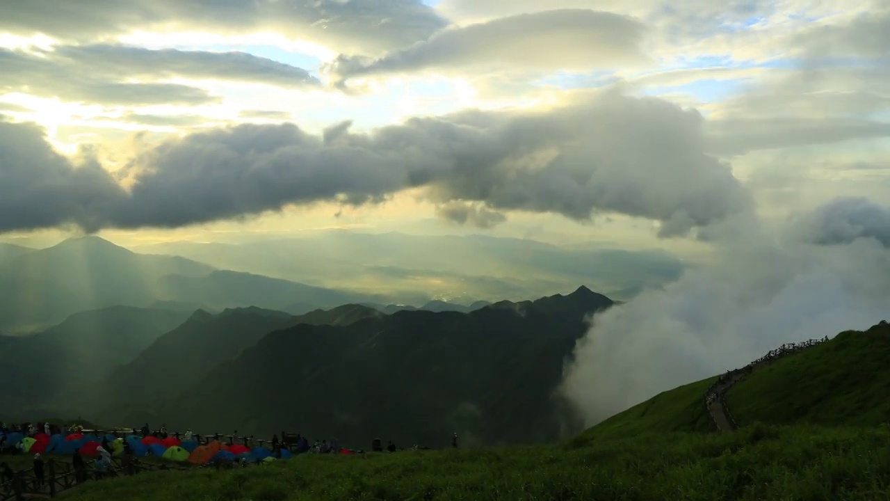 詳情圖-武功山高山草甸，日出云霧