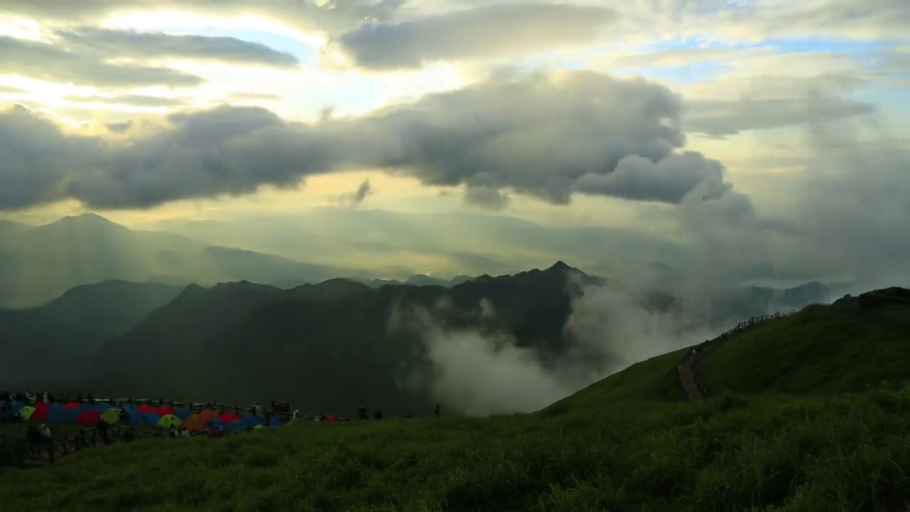 詳情圖-武功山高山草甸，日出云霧