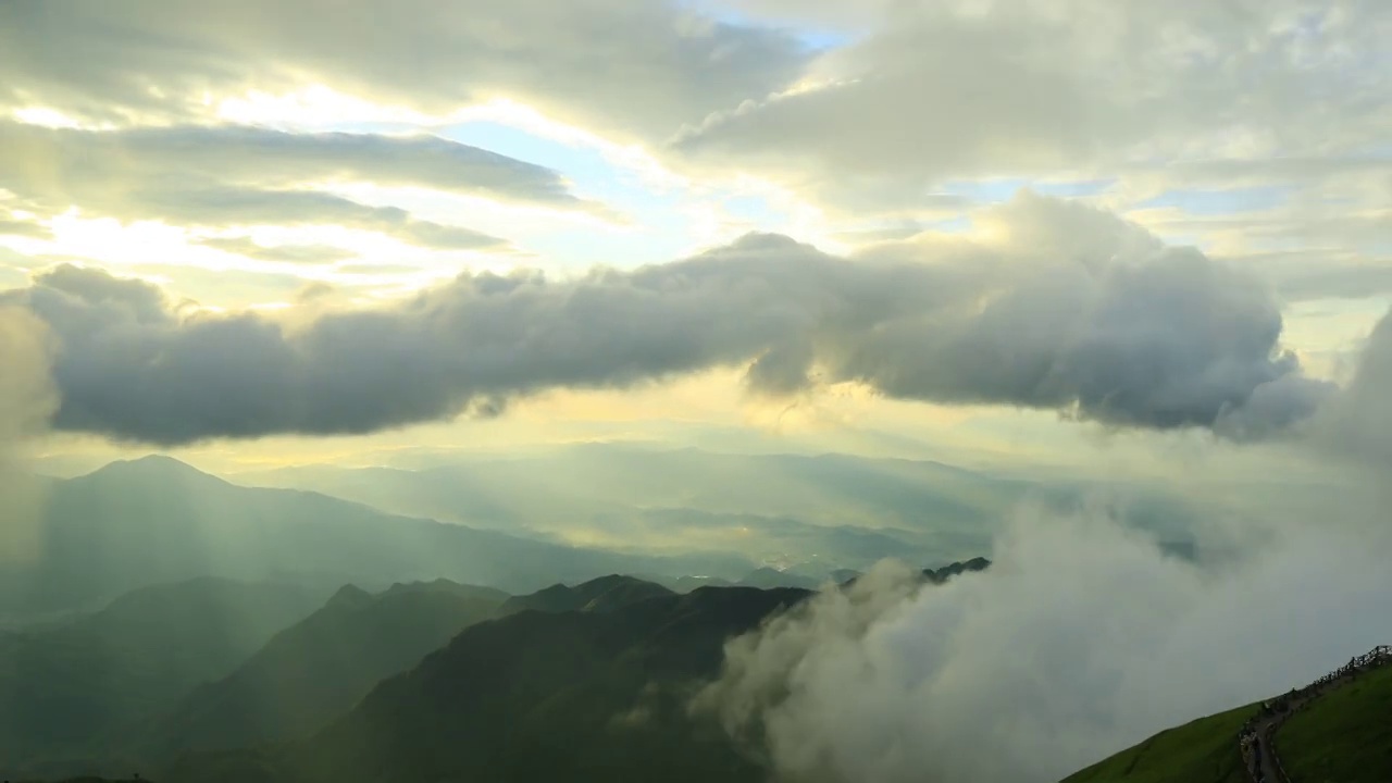 詳情圖-武功山高山草甸，日出云霧