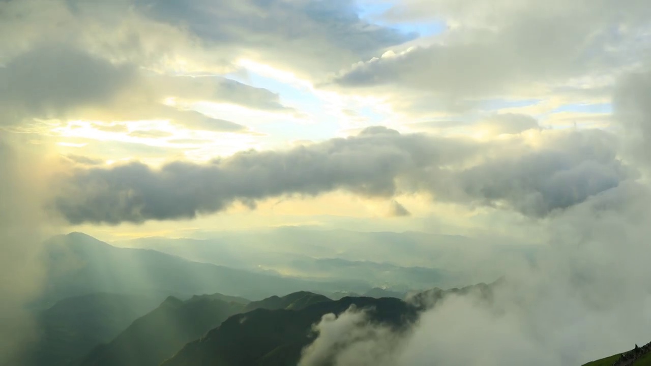詳情圖-武功山高山草甸，日出云霧