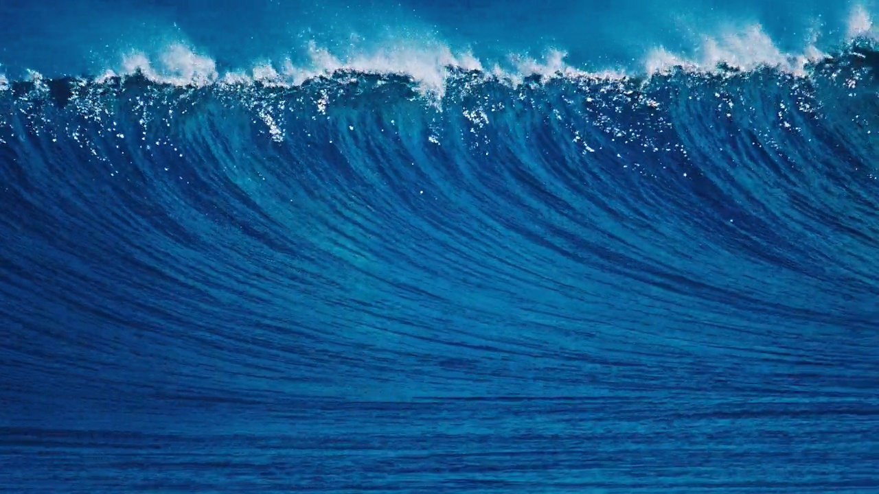 詳情圖-在馬爾代夫的蘇丹沖浪點(diǎn)，海浪翻滾和破碎