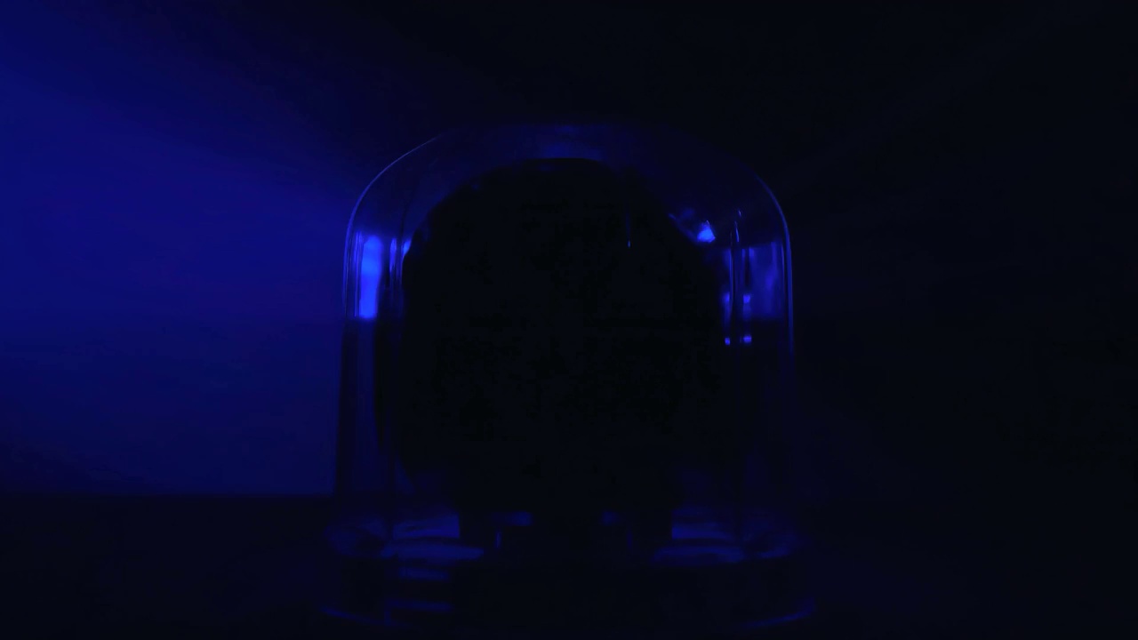 详情图-黑暗时警告警报器旋转闪烁