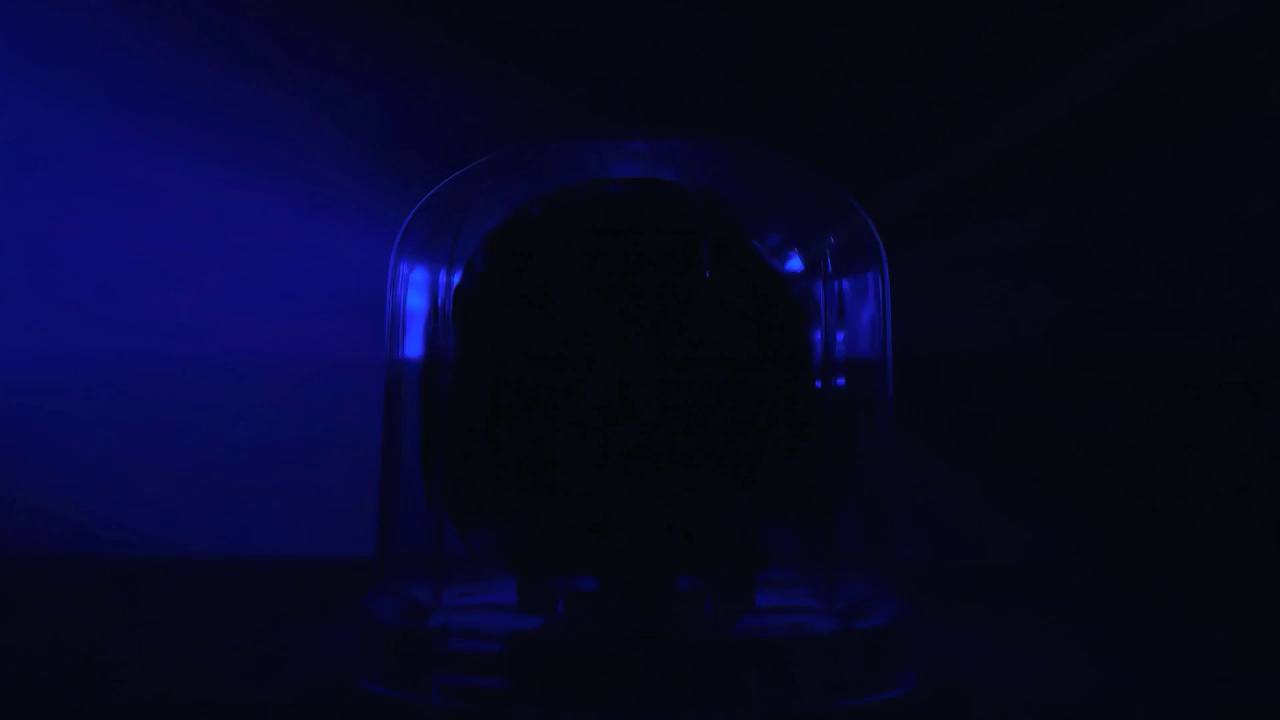 详情图-黑暗时警告警报器旋转闪烁