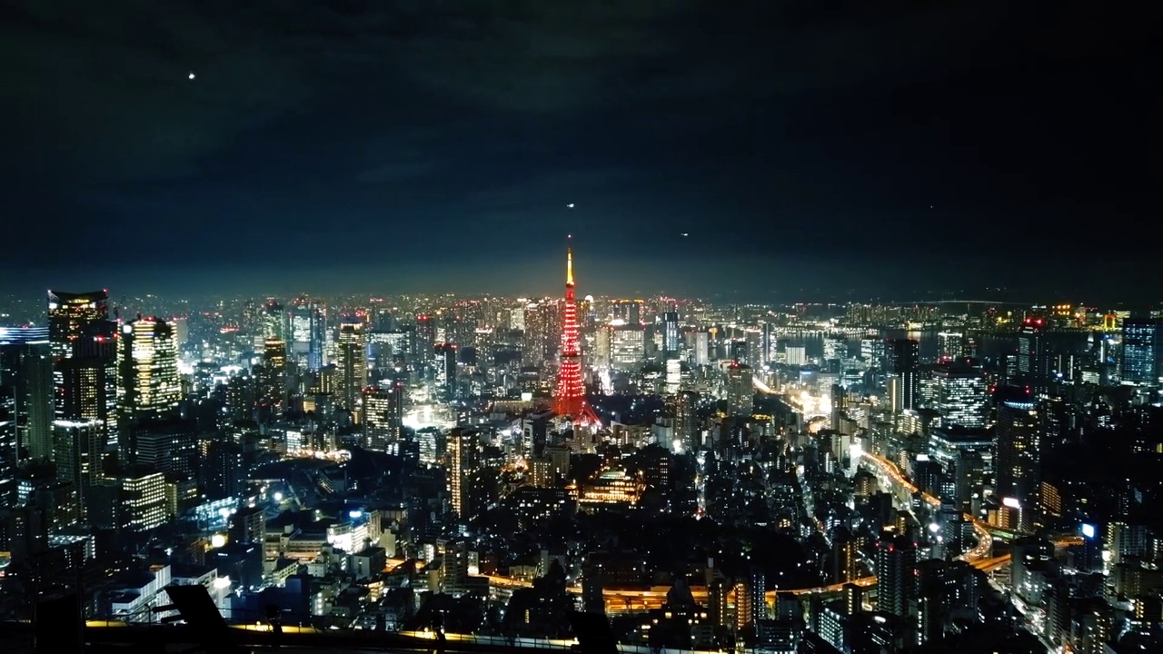 詳情圖-延時(shí)攝影俯瞰東京的夜景，東京塔從熄滅到亮紅色的過程
