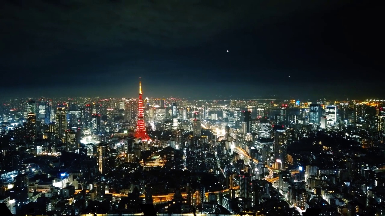 詳情圖-延時(shí)攝影俯瞰東京的夜景，東京塔從熄滅到亮紅色的過程