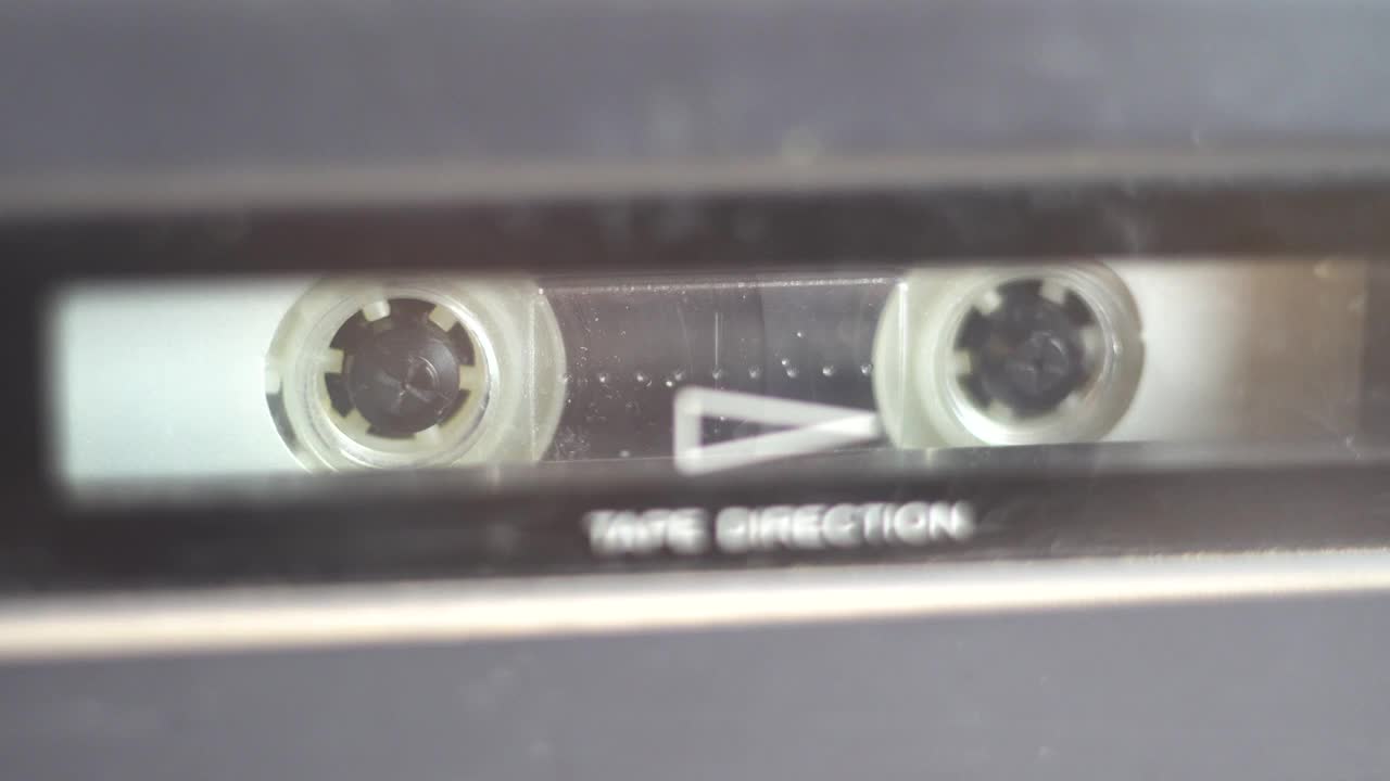 磁带录音机中的磁性录音带
