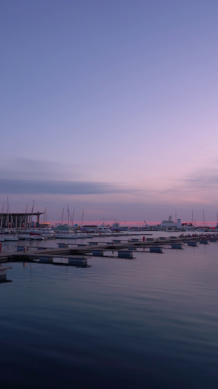 青岛奥林匹克帆船中心、帆船码头和日落