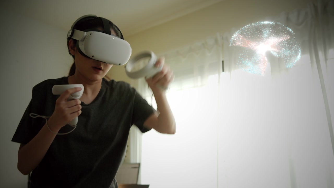 詳情圖-美麗的女人戴著Vr,360或虛擬現(xiàn)實耳機訓練身體搏擊拳擊鍛煉在家里。