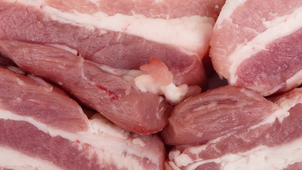 肉培根背景特写。侧视图。