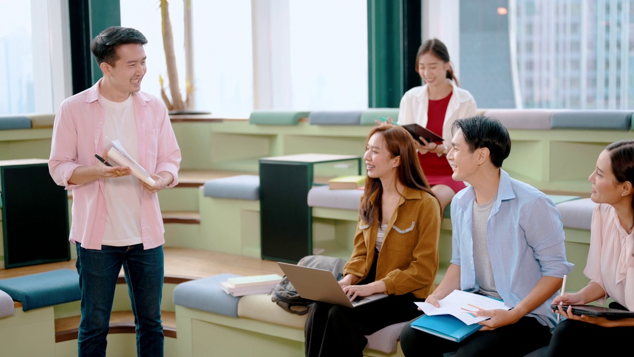 大学课堂演讲