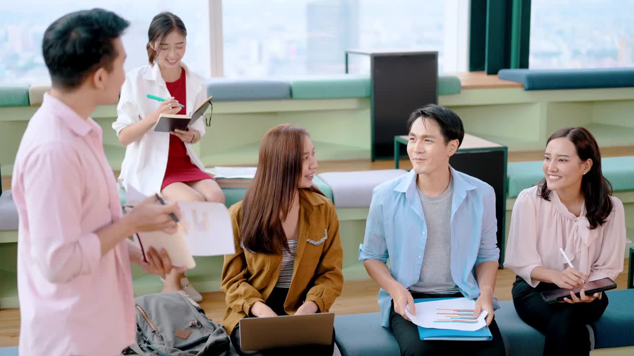 大学课堂演讲