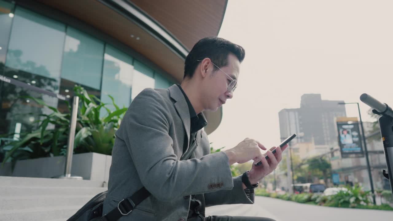 商人利用科技为日常生活提供便利。