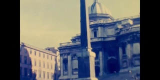 20世纪80年代，罗马图拉真广场上的图拉真柱、乌尔皮亚大教堂和圣母玛利亚最圣名教堂