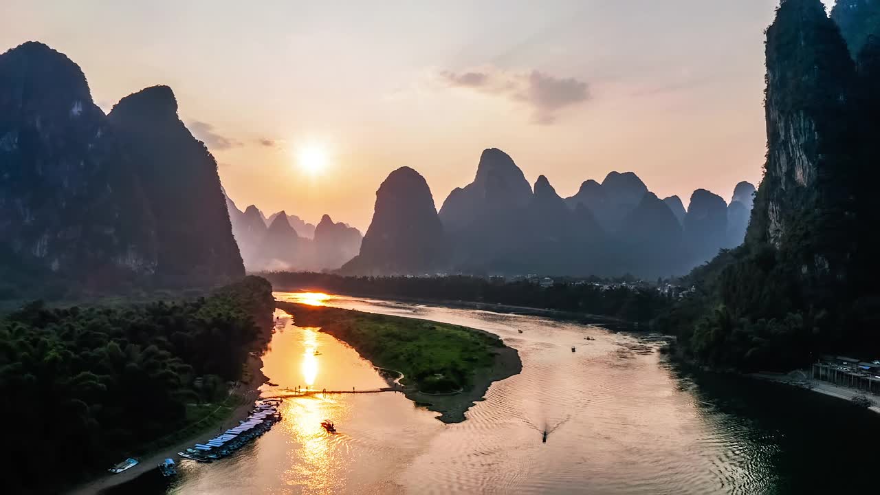 航拍桂林山水自然风光