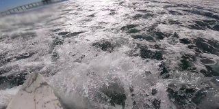 冲浪者削减和泵波，直到它消退的POV