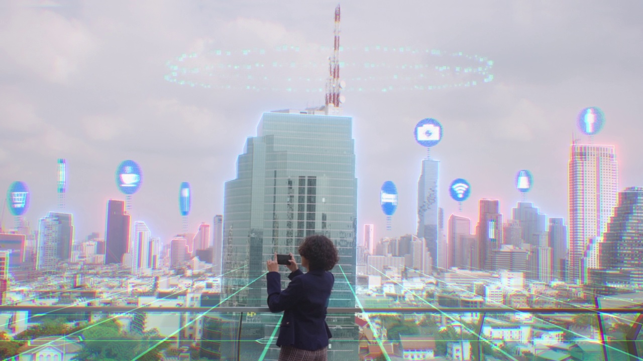 现实世界中的增强现实和虚拟现实界面，未来的移动图形用户界面应用，元宇宙技术概念