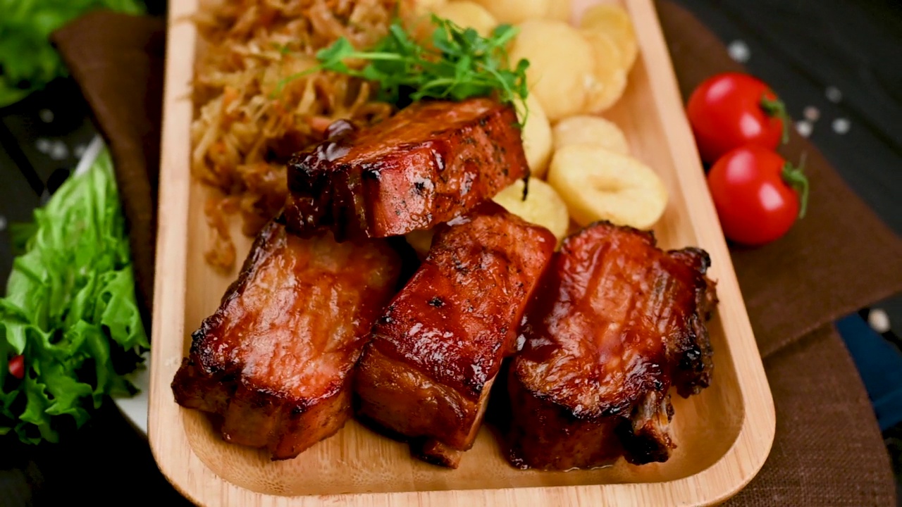 詳情圖-燒烤排骨是餐廳的主菜。
