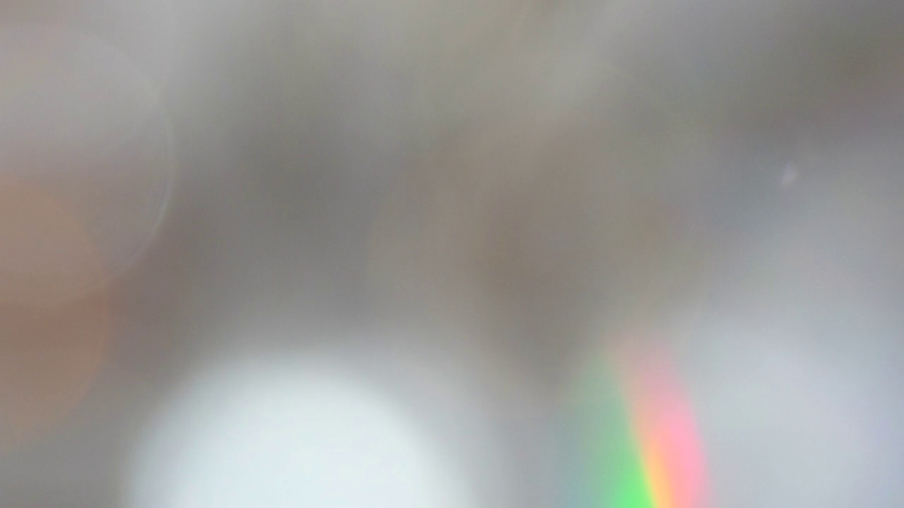 阳光下的离焦水晶灯