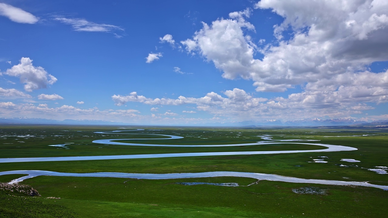 詳情圖-新疆蜿蜒的河流和草原自然景觀