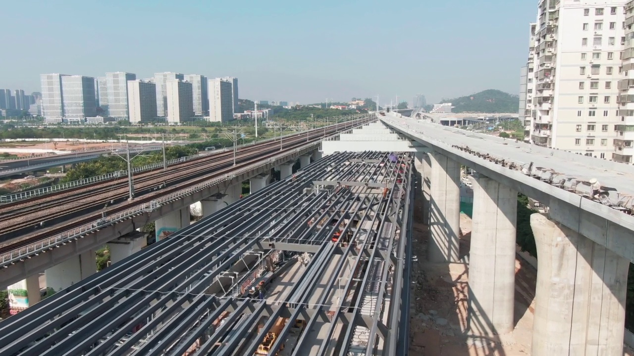 多条高速铁路线路并行