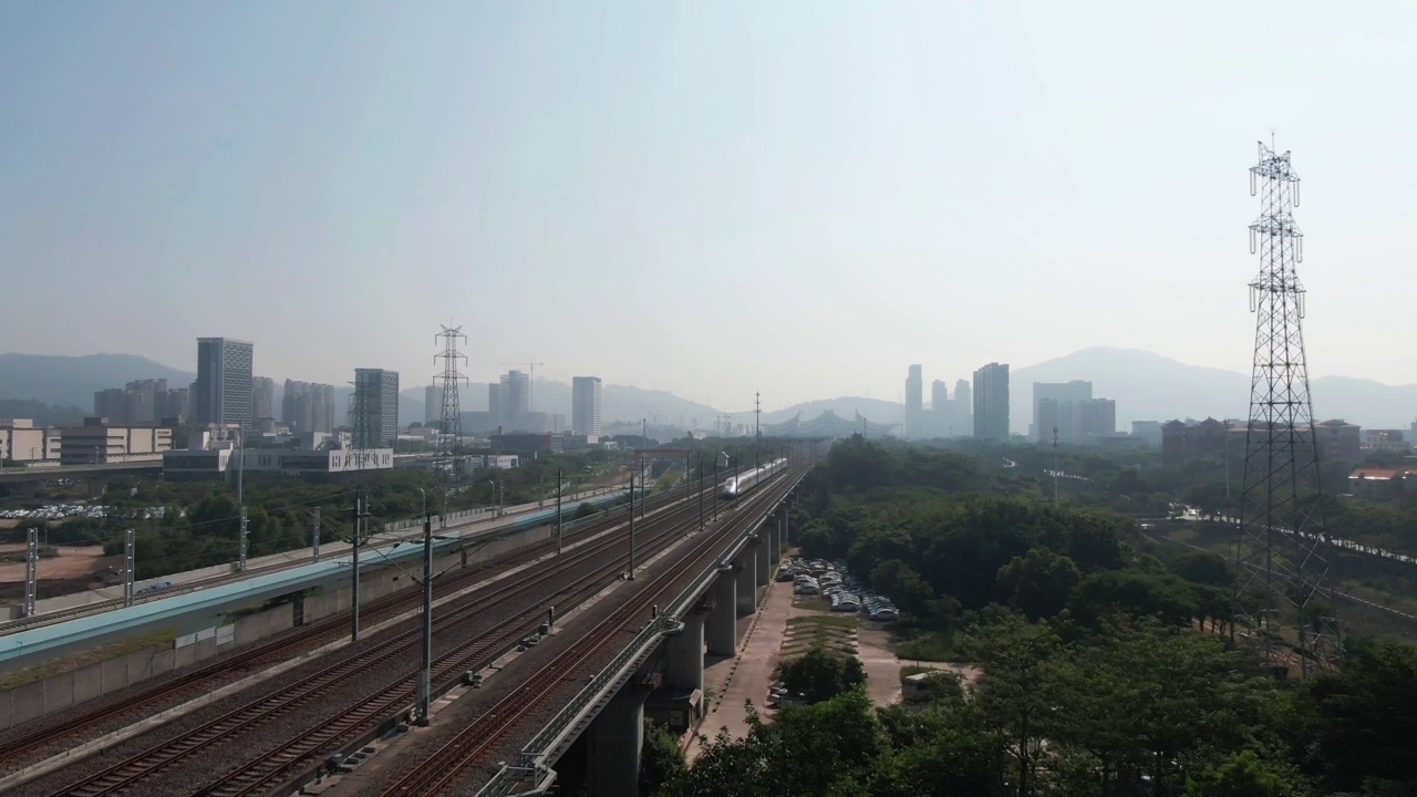 智能5G汽车、高铁列车