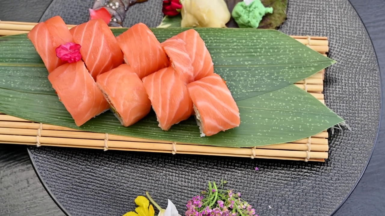 詳情圖-費(fèi)城一家日本餐廳的壽司卷，特寫