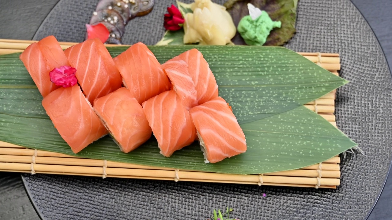 詳情圖-費(fèi)城一家日本餐廳的壽司卷，特寫