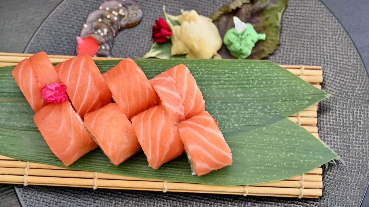 詳情圖-費(fèi)城一家日本餐廳的壽司卷，特寫