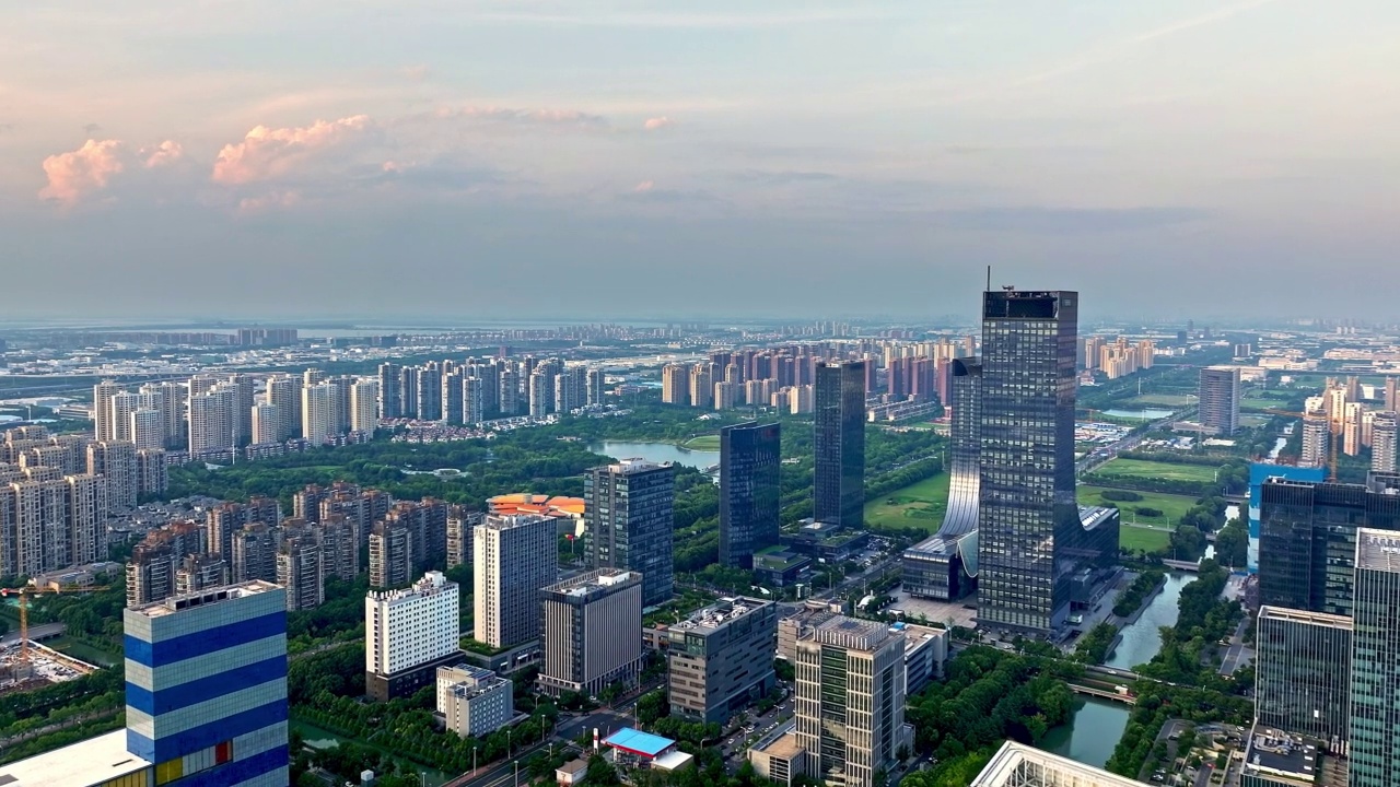 详情图-鸟瞰苏州城市天际线和建筑