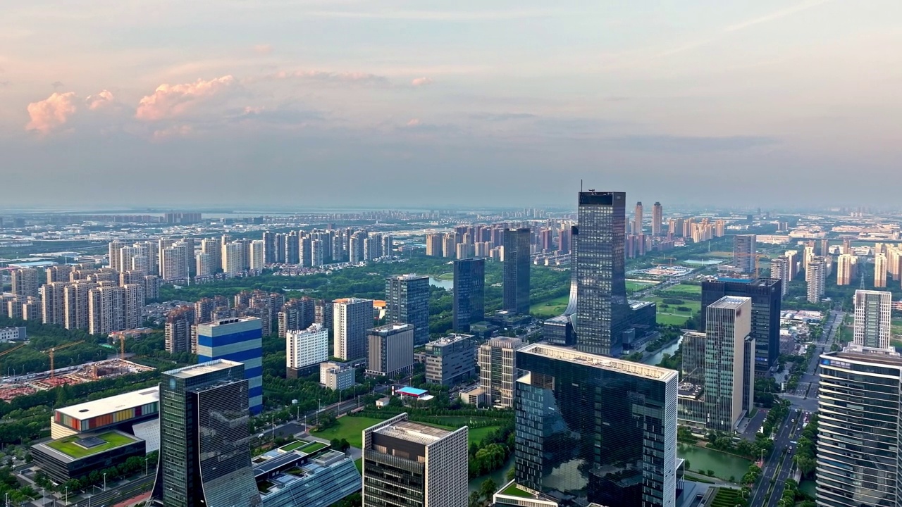 详情图-鸟瞰苏州城市天际线和建筑