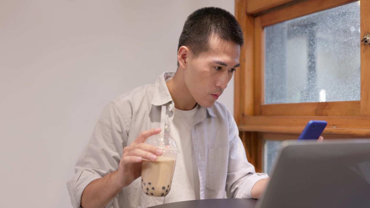 详情图-男人喝珍珠奶茶