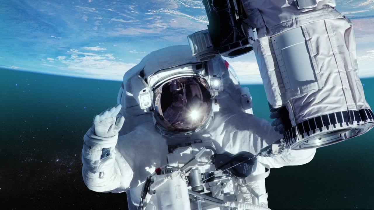 宇航员在外太空对抗地球。特写镜头。