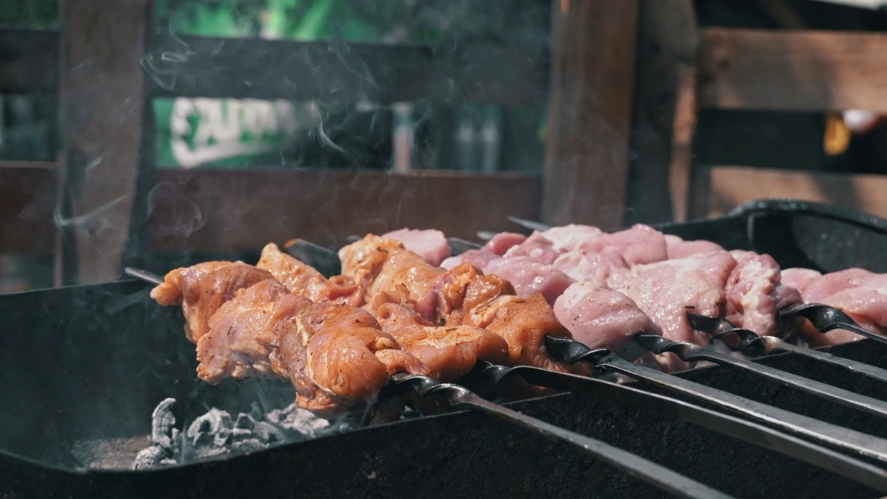 詳情圖-烤肉是在烤串和燒烤在自然