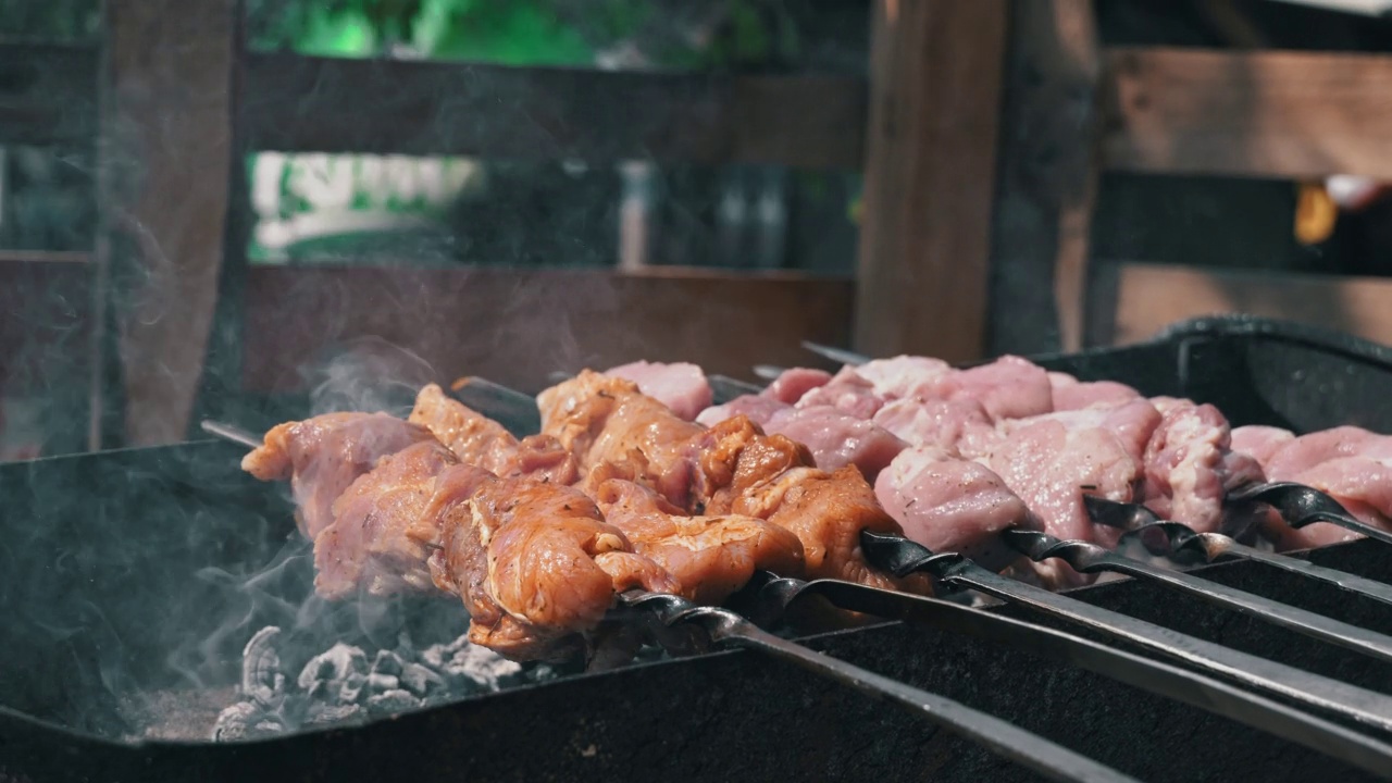 詳情圖-烤肉是在烤串和燒烤在自然
