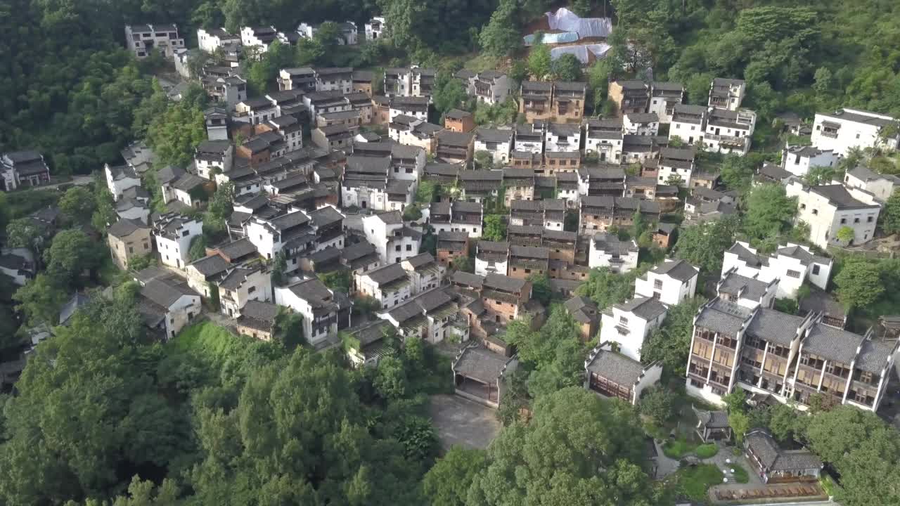 中国云南的少数民族村寨。