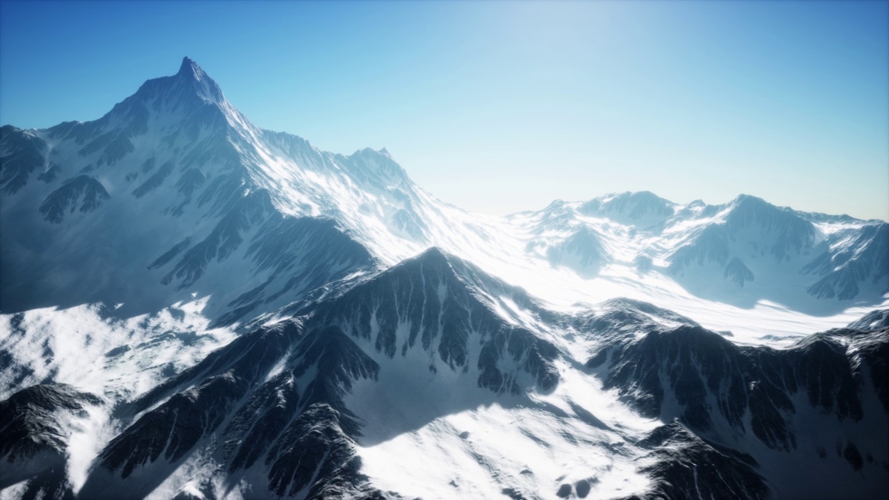 详情图-高加索山区冬季景观与白色冰川和岩石山峰