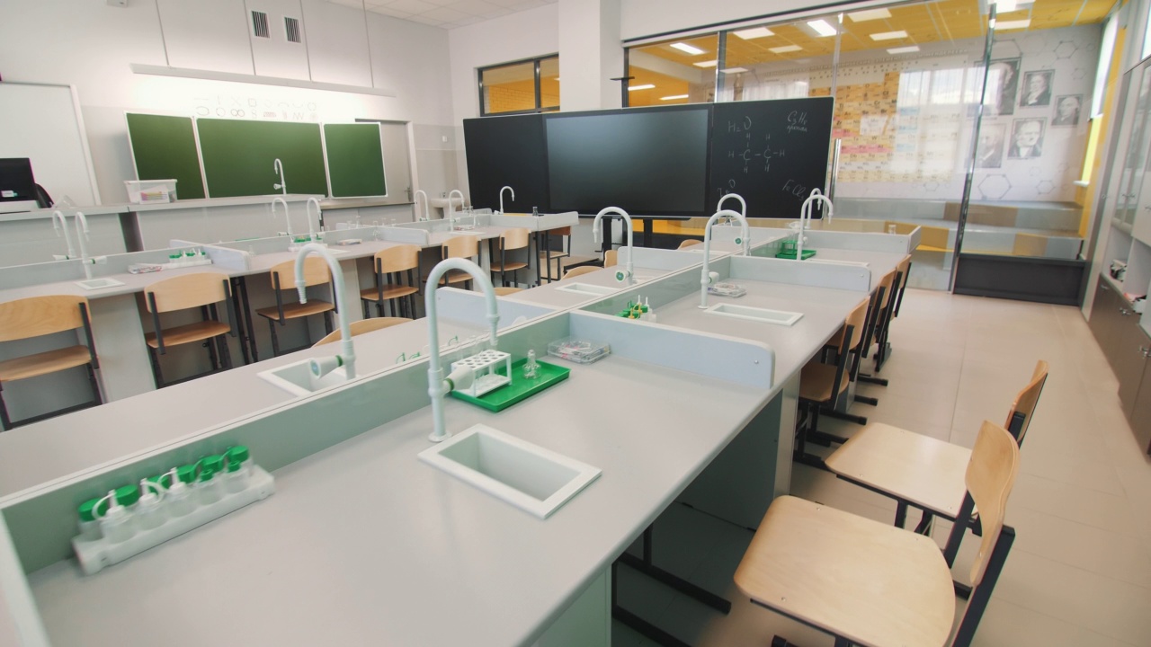 为学校化学课学生配备工作场所