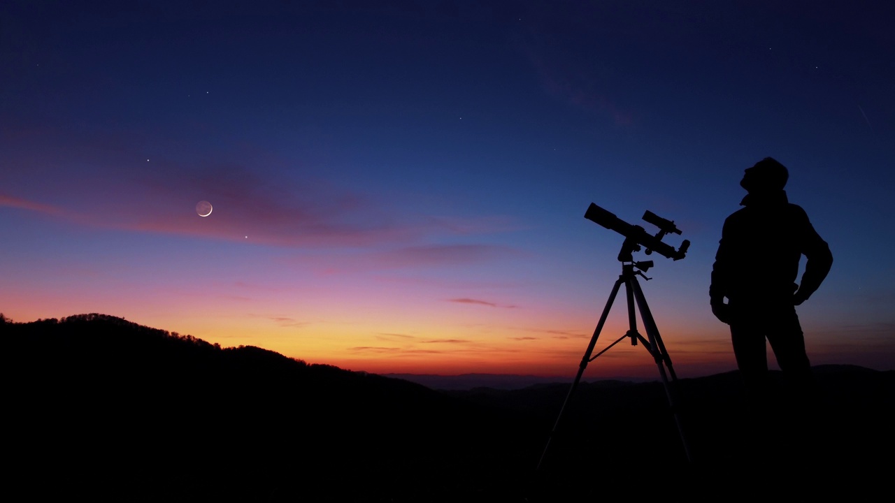 人类用天文望远镜观察夜空、恒星、行星、月球和流星。