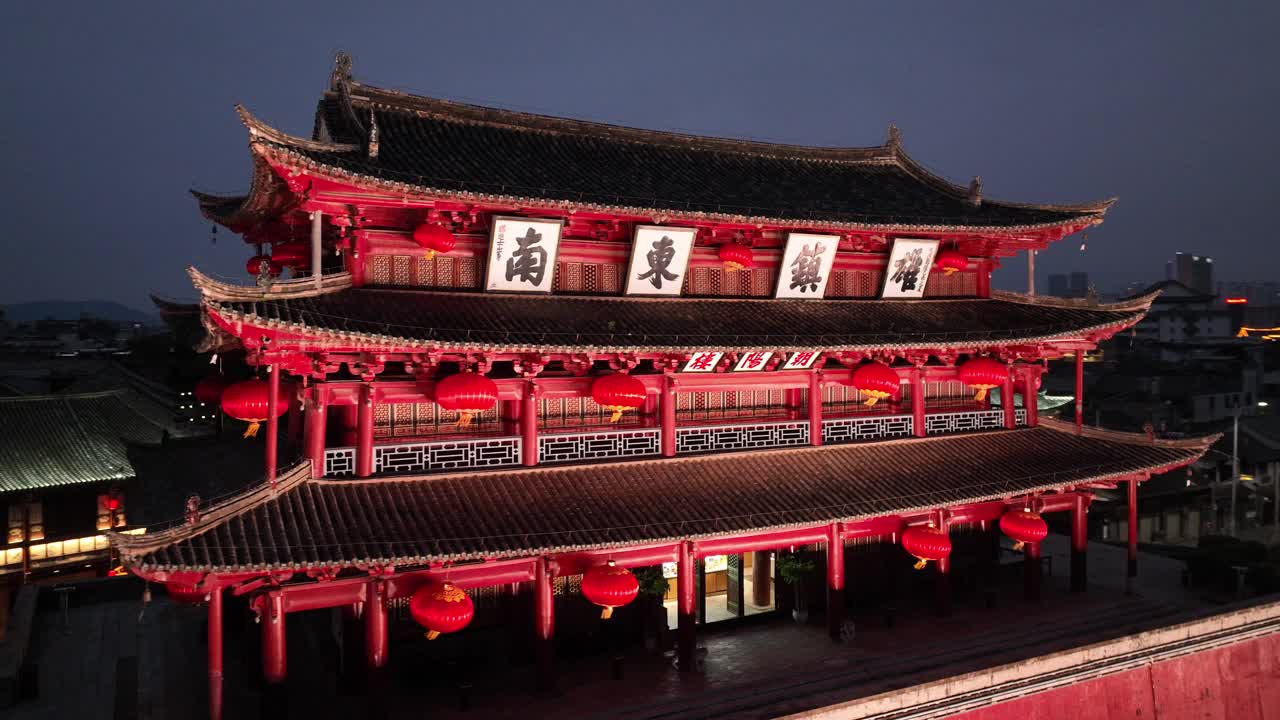 中国，云南，红河州，云南，建水古城，朝阳大厦，小火车