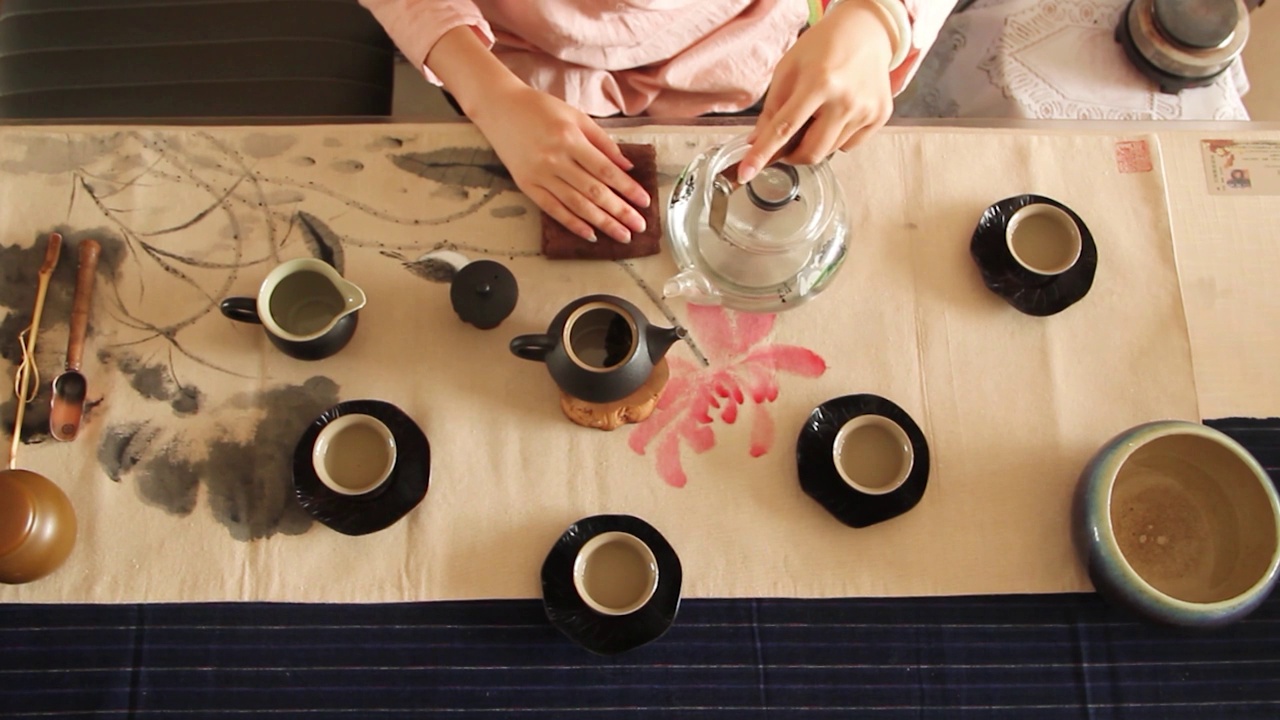 茶师沏茶